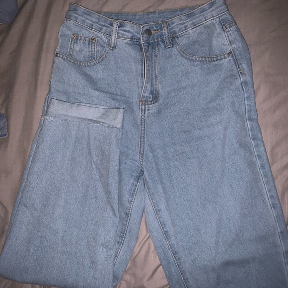 High Waisted Mom Jeans - Picture 4 of 5